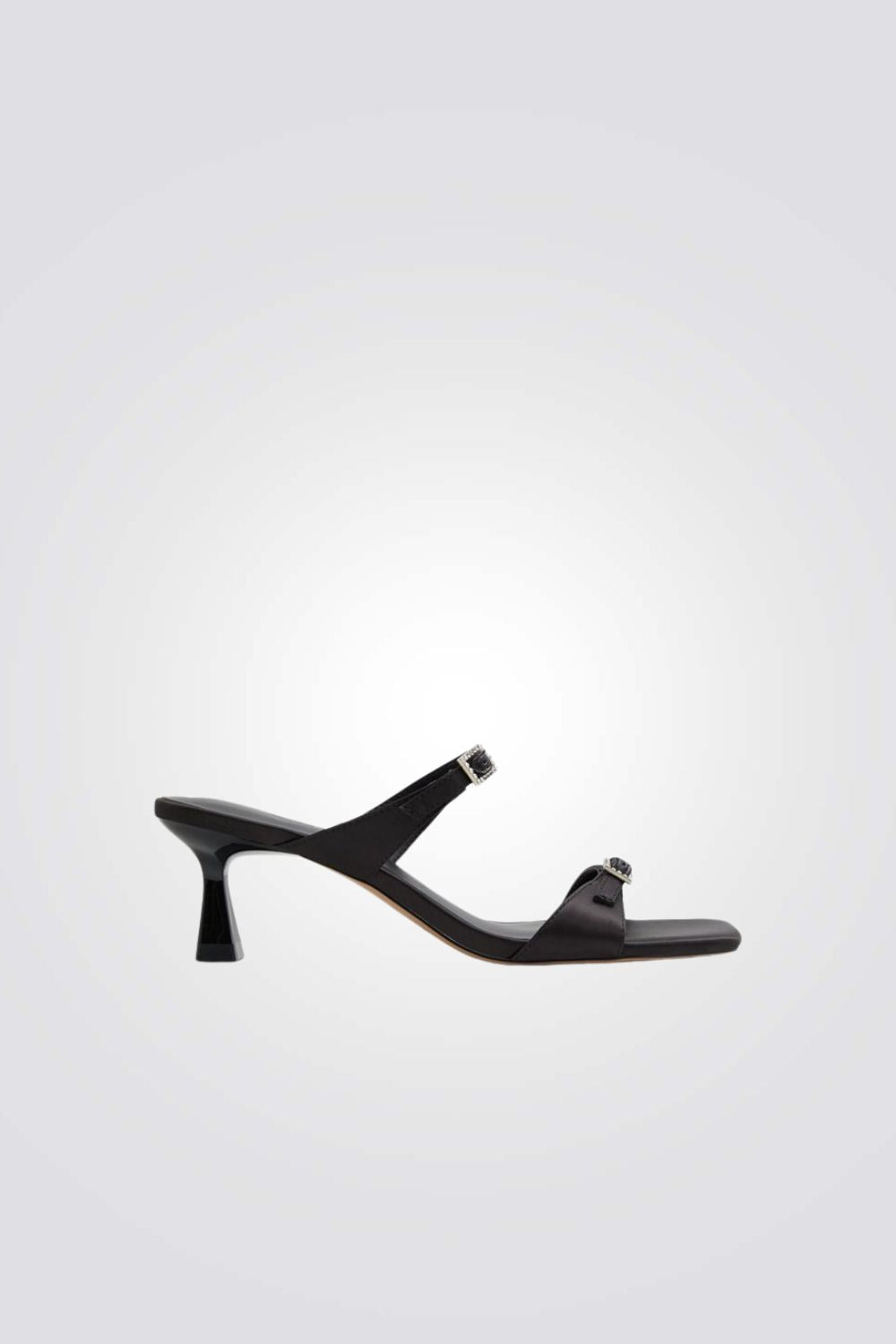 כפכף עקב בצבע שחור