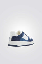 סניקרס בצבע כחול