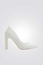 נעל עקב בצבע לבן