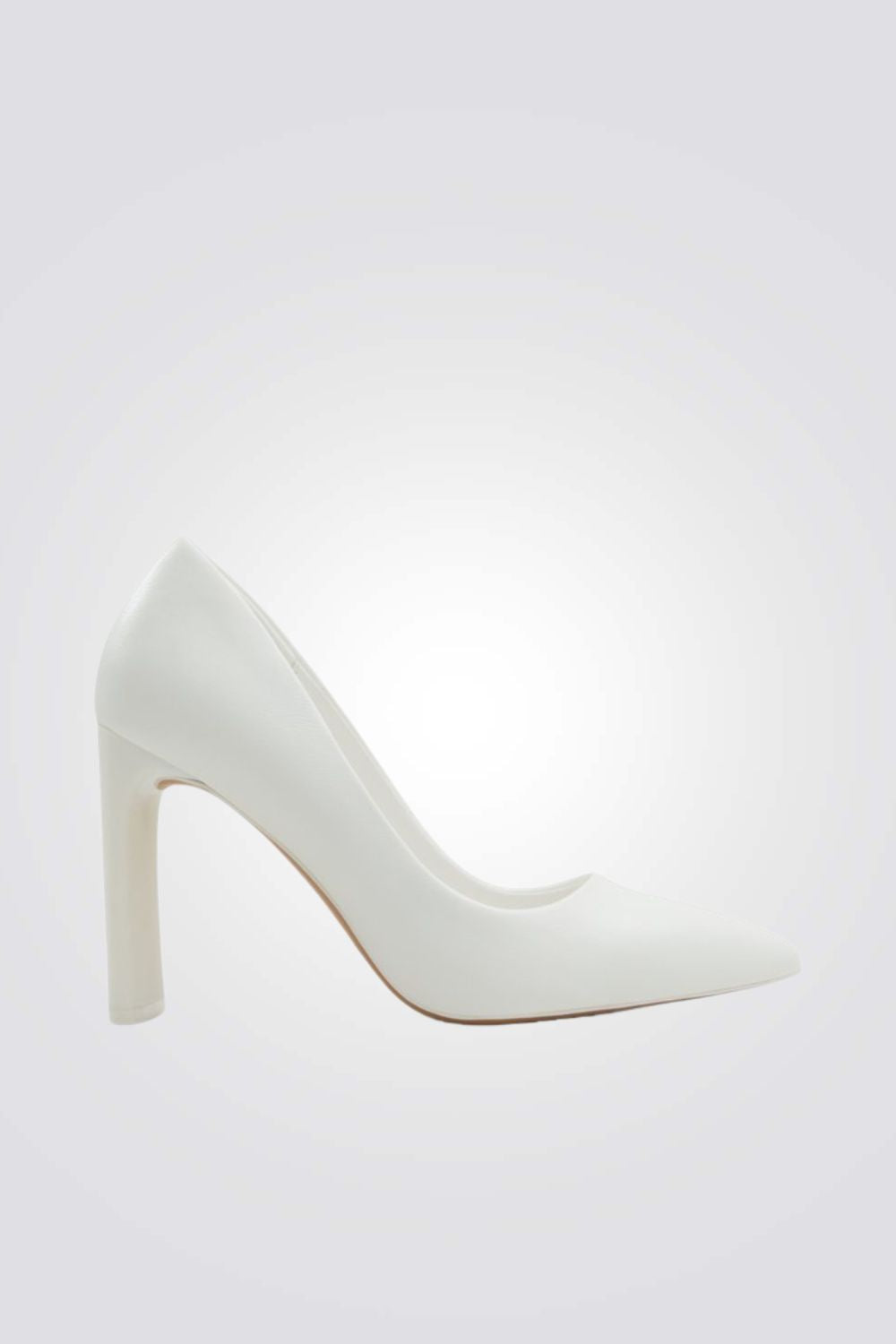 נעל עקב בצבע לבן