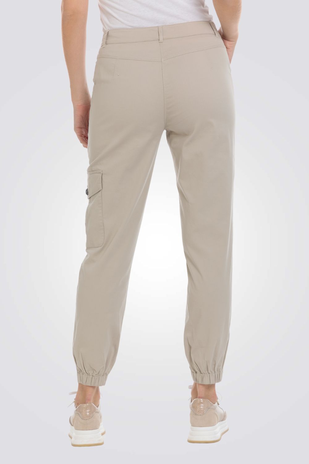 מכנס עם כיסים בצבע בז'