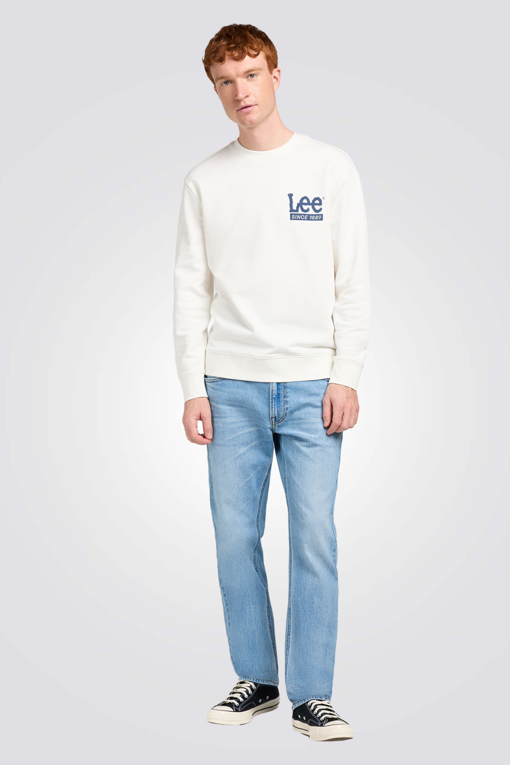 ג'ינס בצבע כחול בהיר