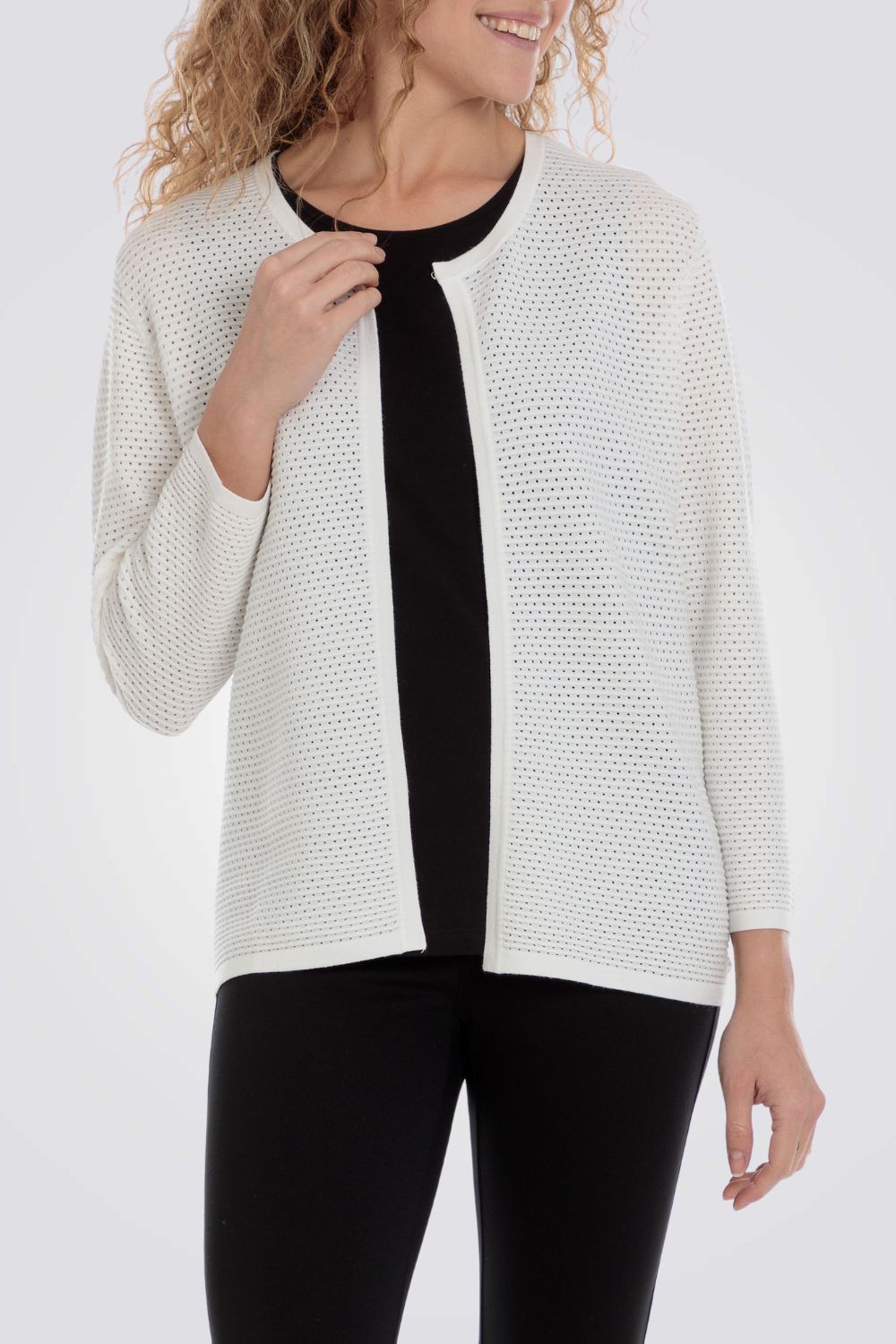 ג'קט בצבע לבן