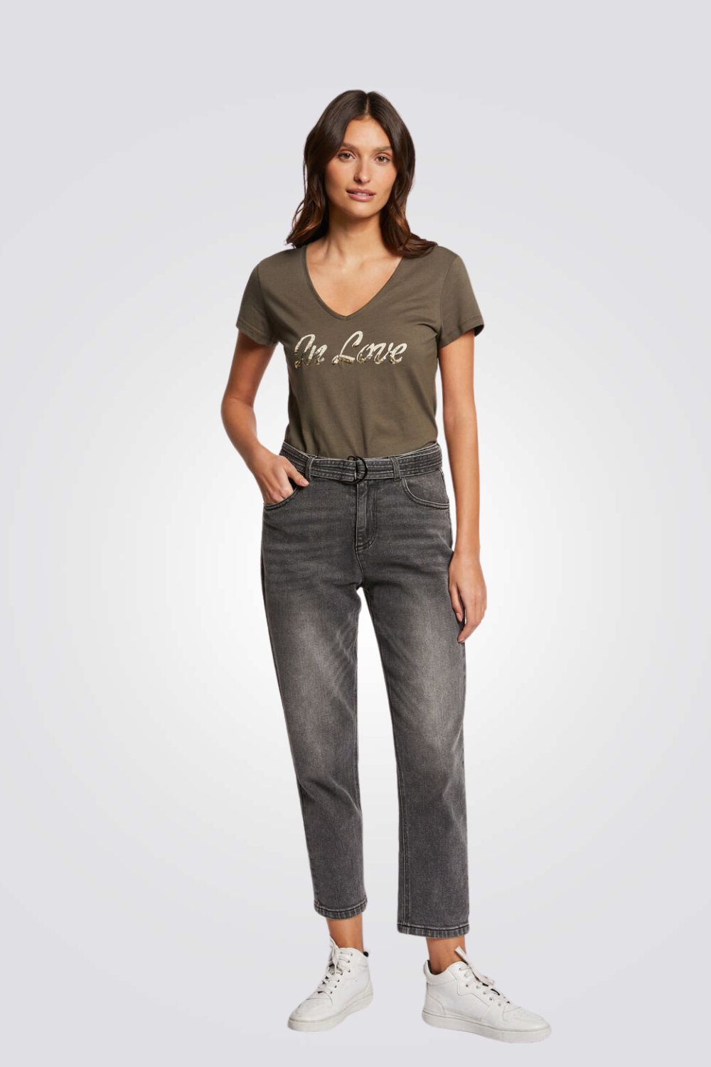 חולצה עם הדפס בצבע חאקי