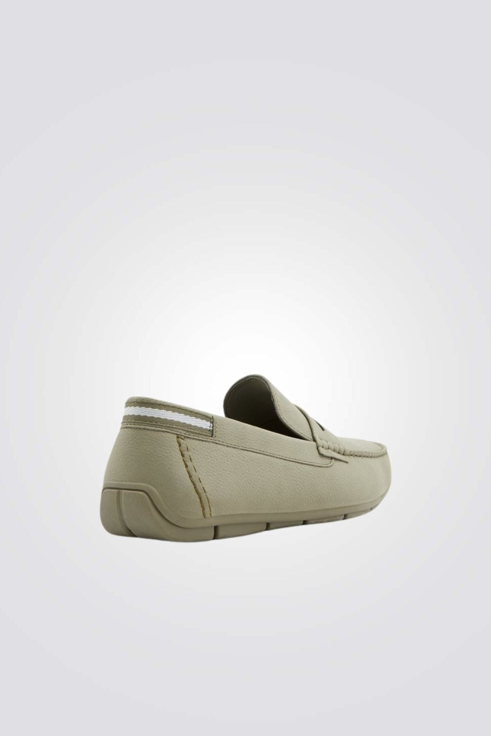 נעל מוקסין בצבע ירוק בהיר