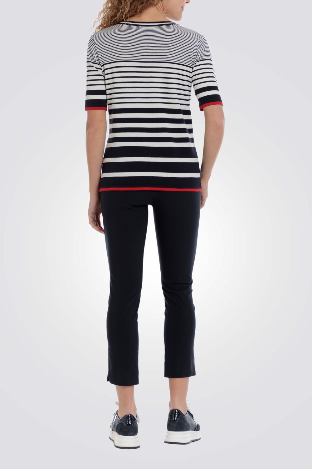 מכנס אלגנטי בגזרה צמודה