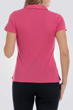 חולצת פולו בצבע ורוד