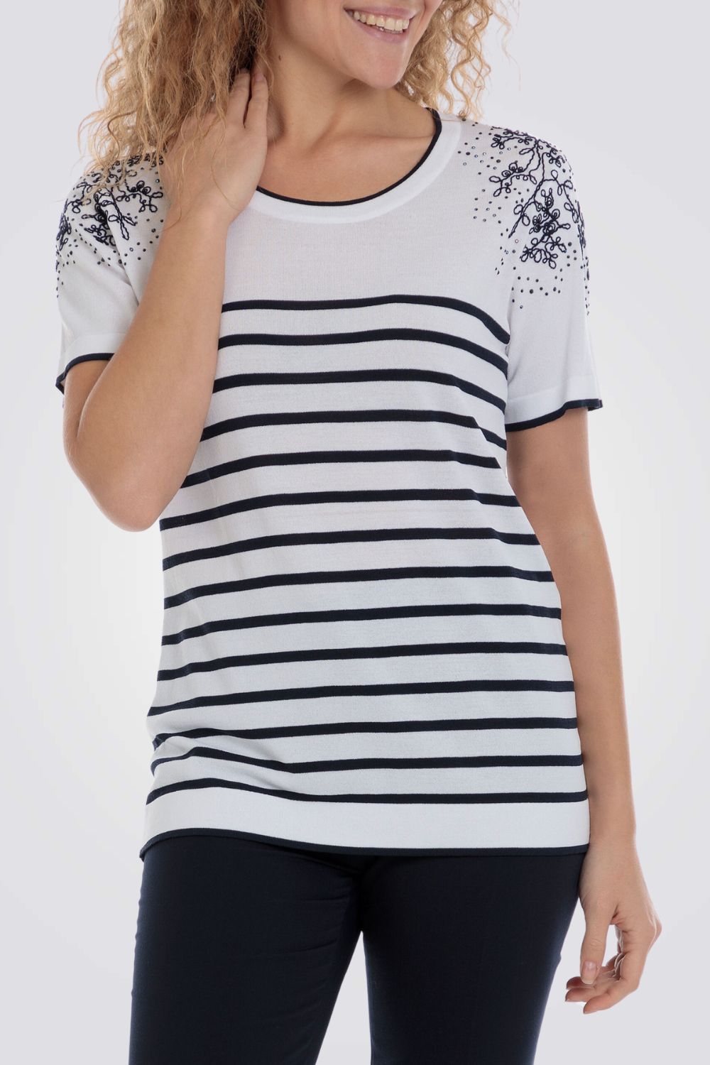 חולצה פסים עם הדפס בכתפיים 