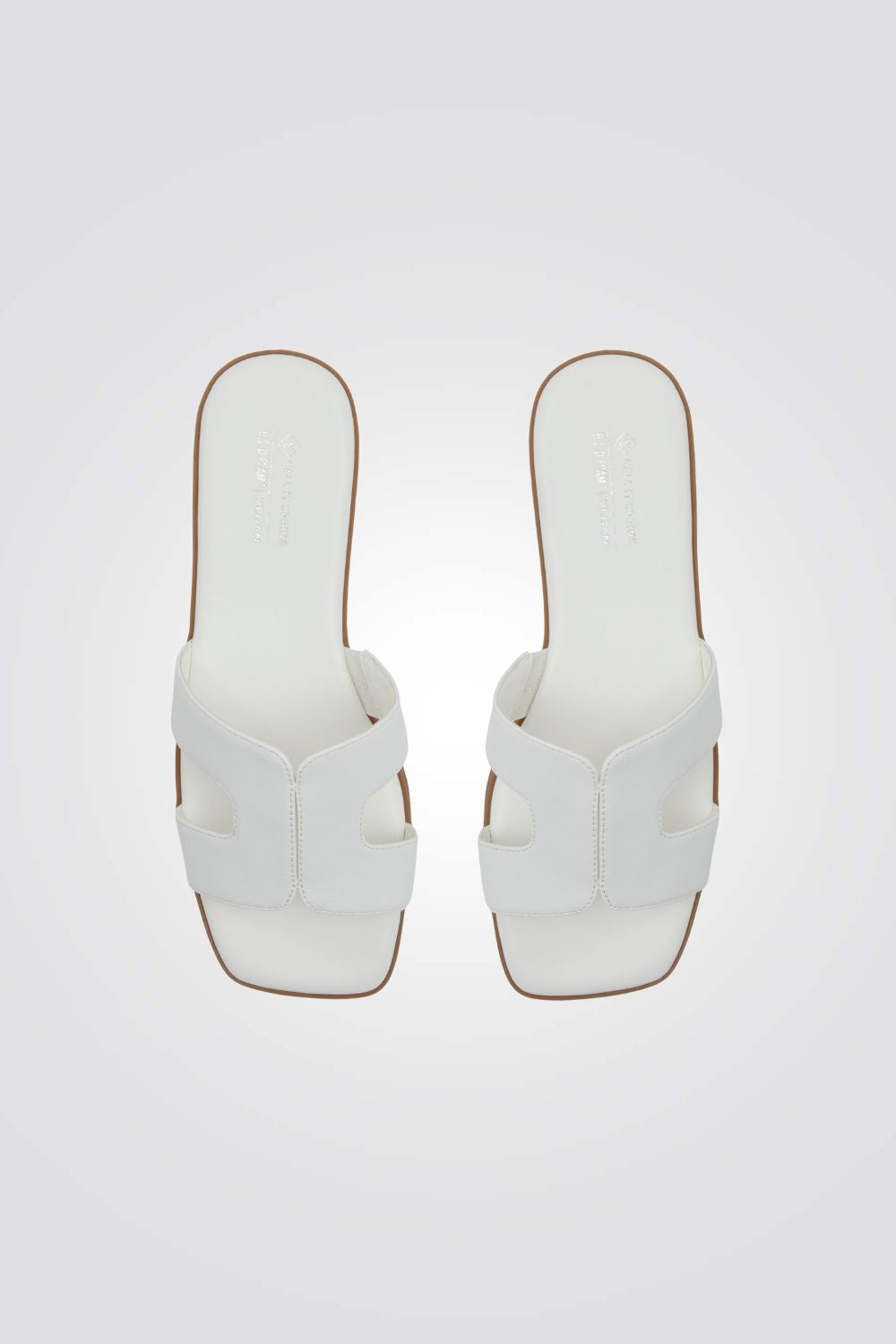 כפכף רצועות בצבע לבן