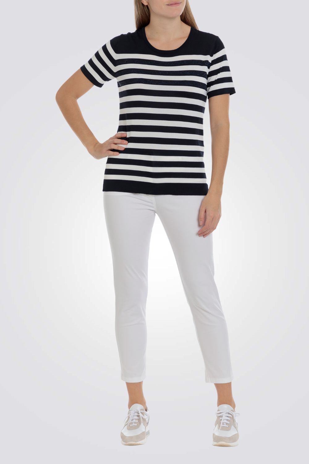 ג'ינס בצבע לבן