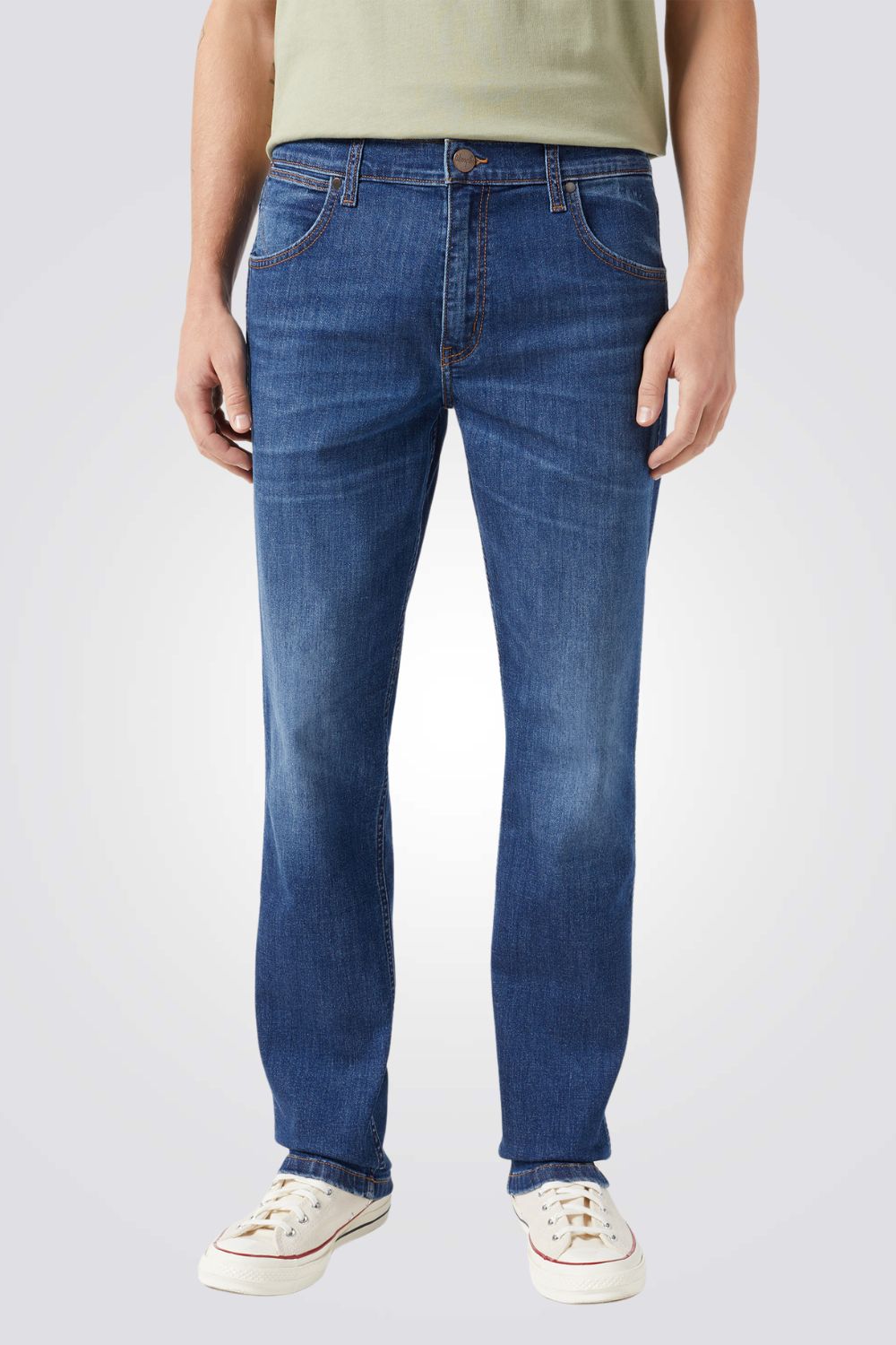 ג'ינס בצבע כחול 