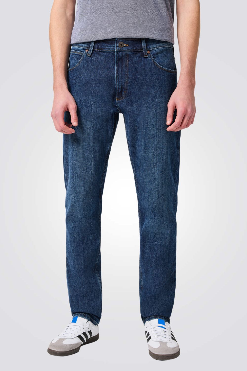 ג'ינס בצבע כחול