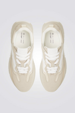 סניקרס דמוי זמש בצבע בז' 