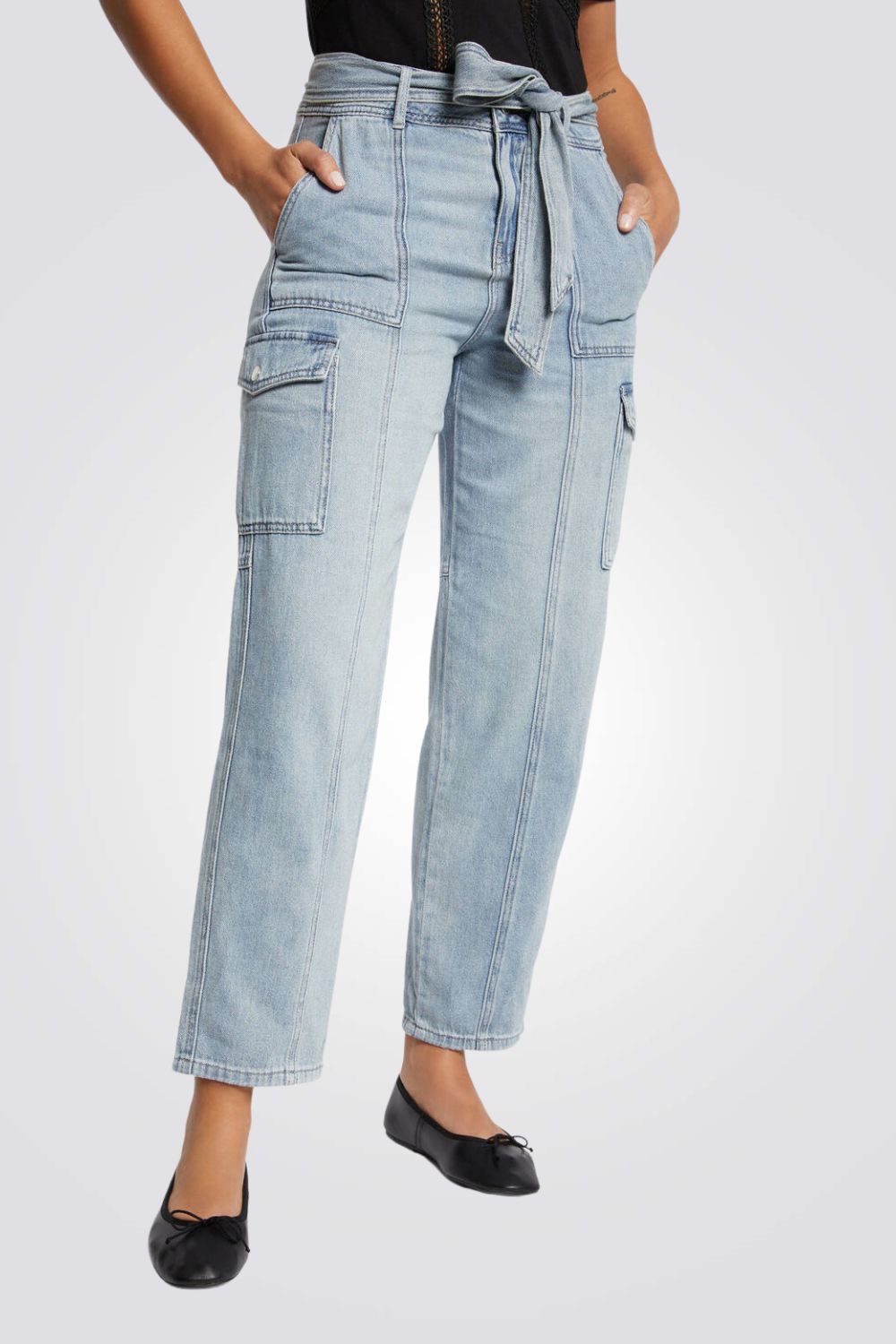 ג'ינס עם חגורה