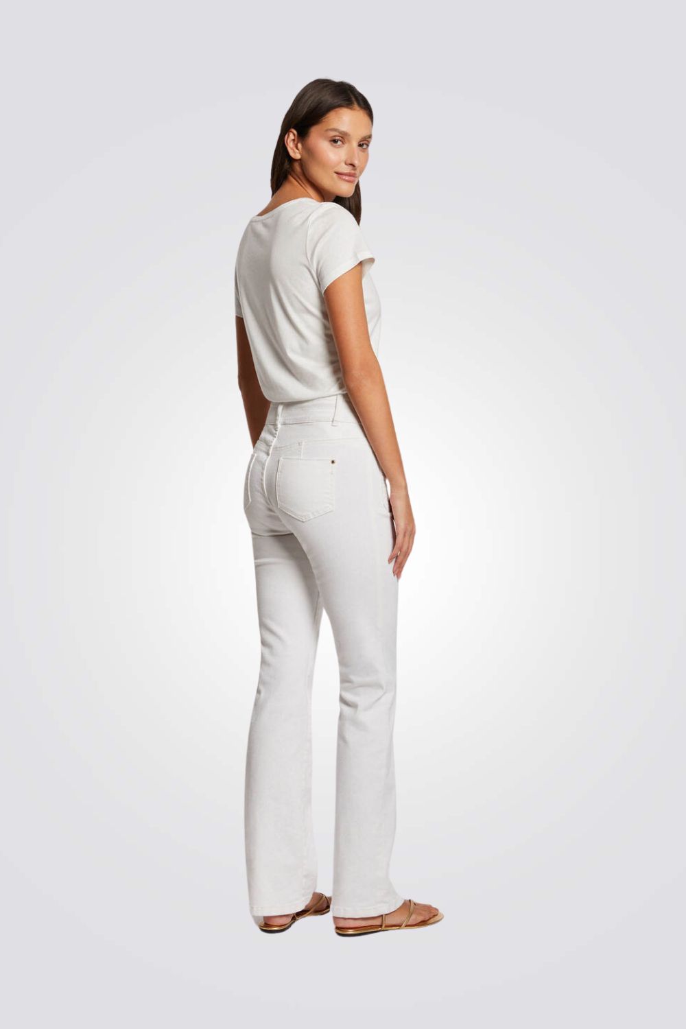 חולצת טי בצבע לבן הדפס זהב