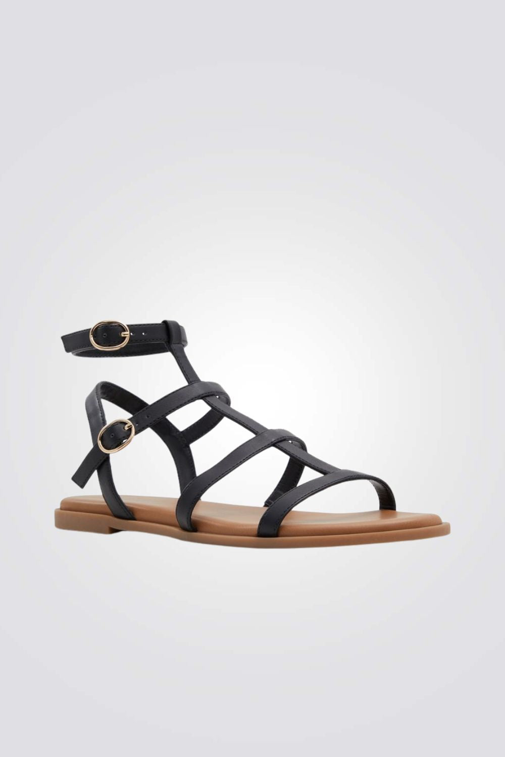 סנדלים גבוהות בצבע שחור