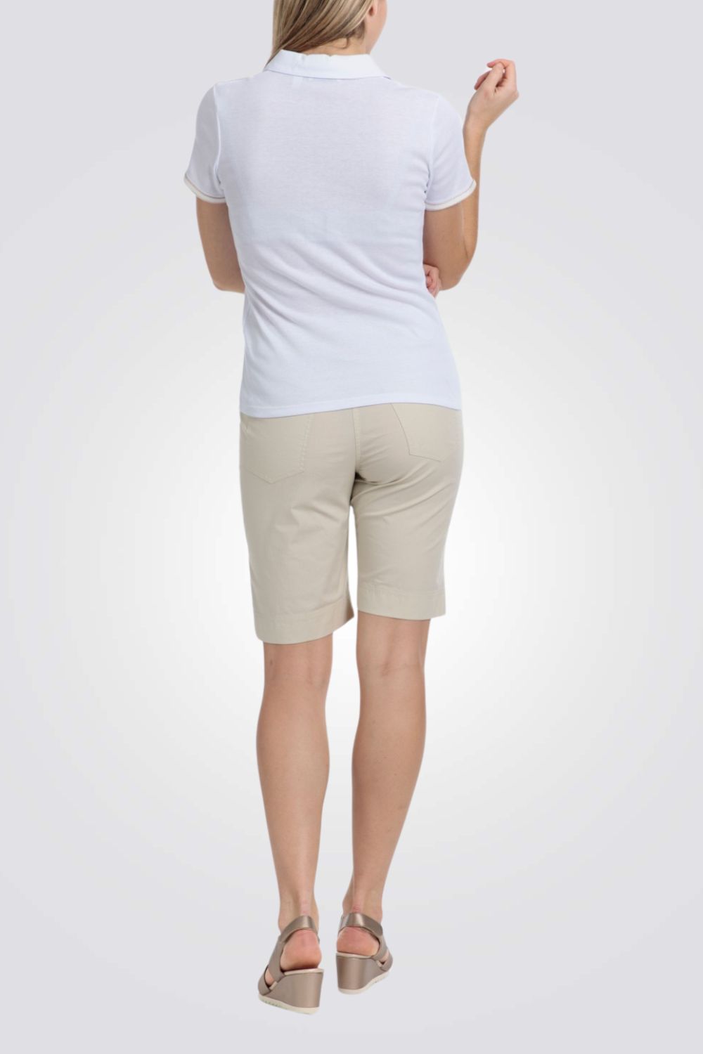 חולצת פולו בצבע לבן