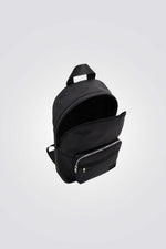 תיק גב בצבע שחור