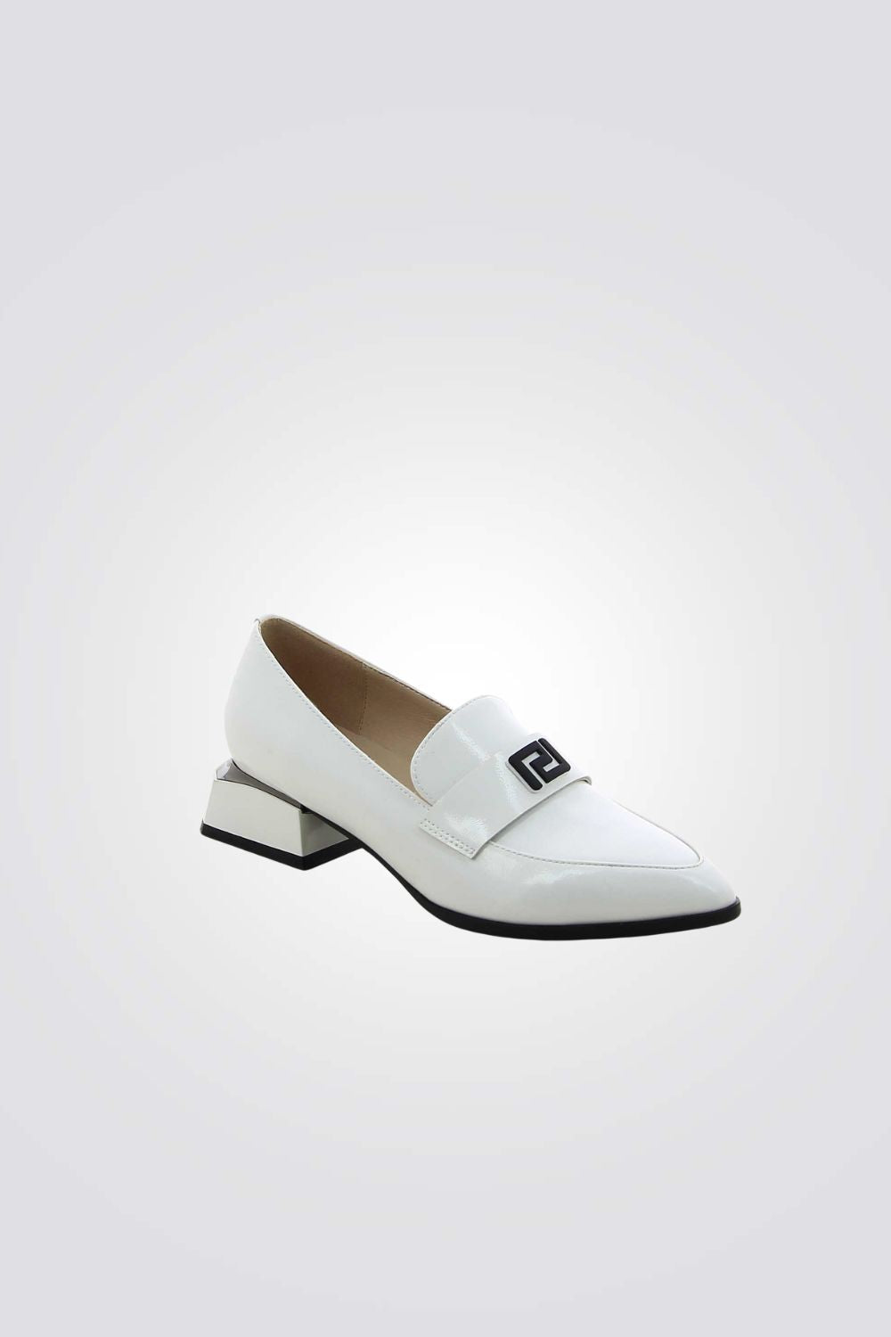 נעלי מוקסין עם עקב