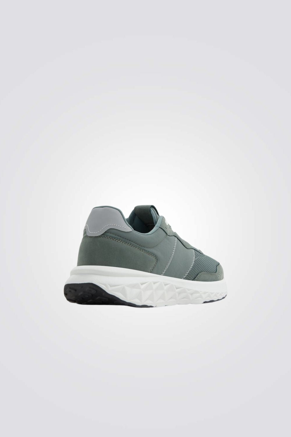 סניקרס בצבע ירוק זית