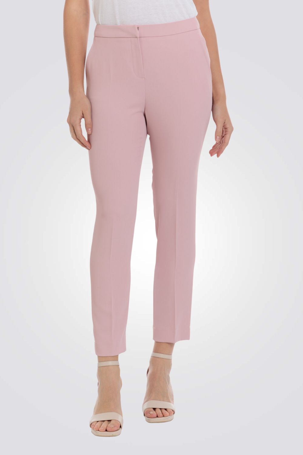 מכנסיים בצבע ורוד