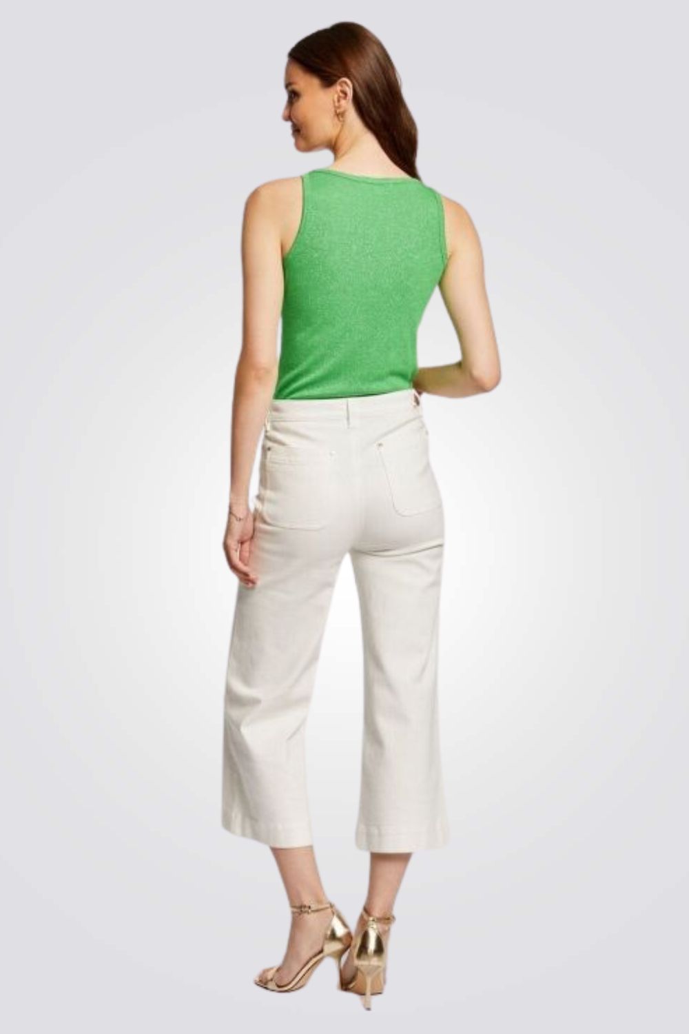 גופייה עם לולאות בכתפיות