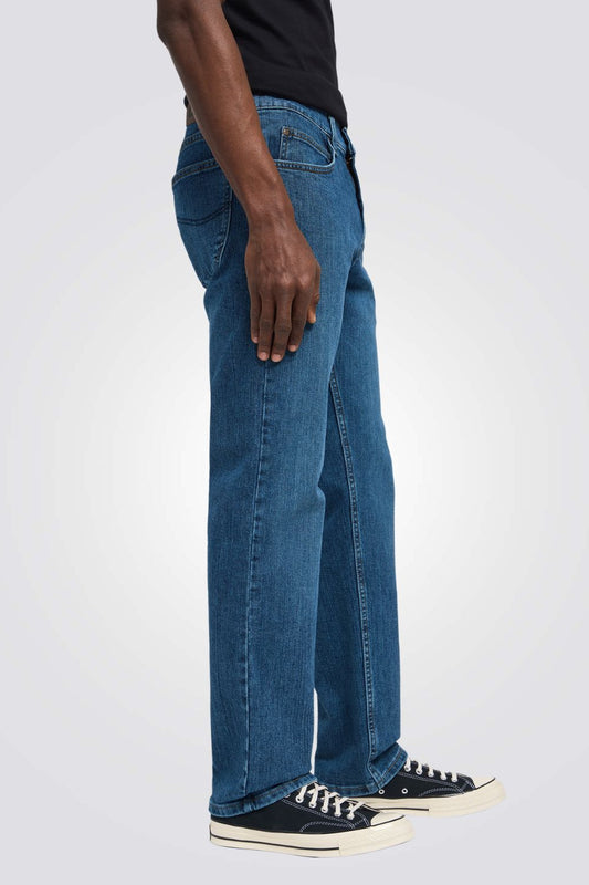 ג'ינס בצבע כחול בהיר