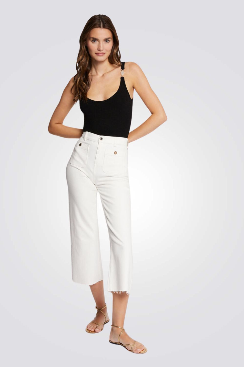 גופיה עם עיטור זהב