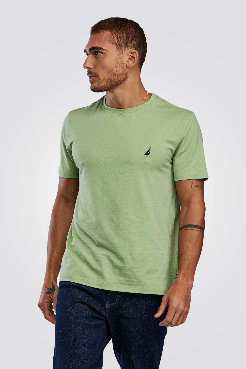 טישירט בצבע ירוק 