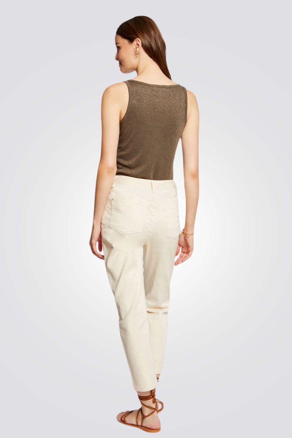 גופיה עם עיטור בכתפיות