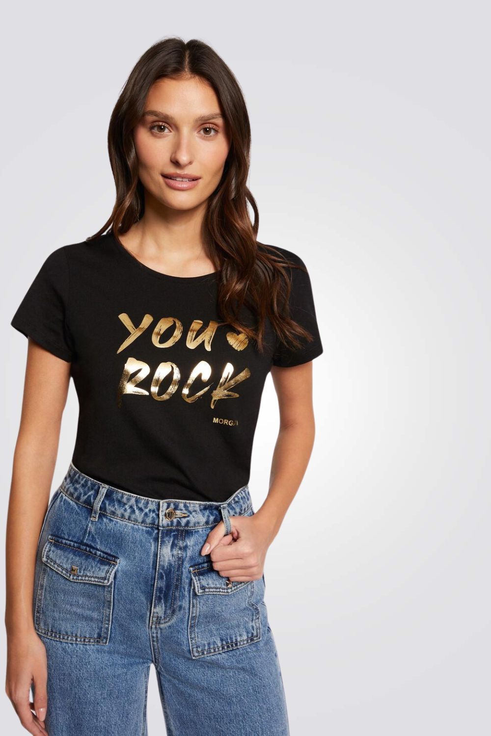 חולצת טי בצבע שחור הדפס זהב