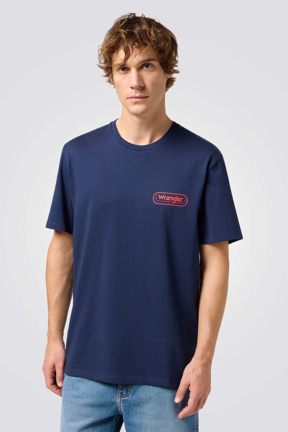 טישירט בצבע נייבי עם לוגו