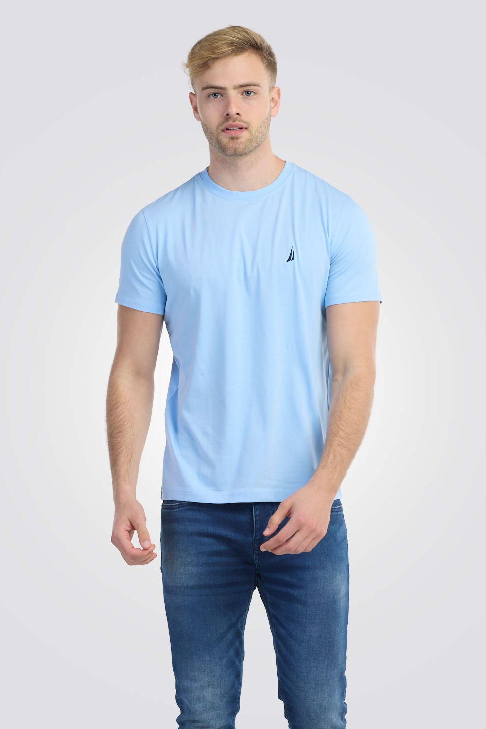 טישירט בייסיק בצבע כחול בהיר