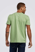 טישירט בצבע ירוק 