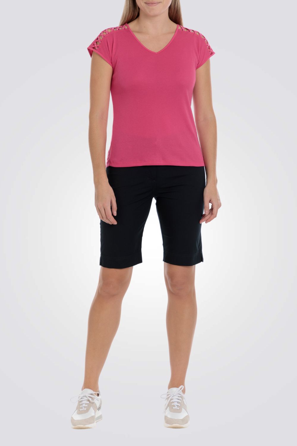 טישירט עם חתכים בצבע ורוד