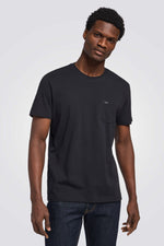 טישירט עם כיס בצבע שחור 