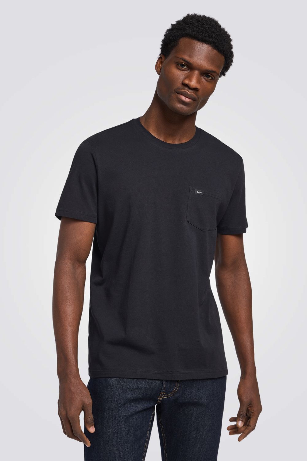 טישירט עם כיס בצבע שחור 