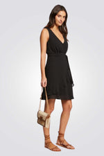 שמלה מיני עם חגורה