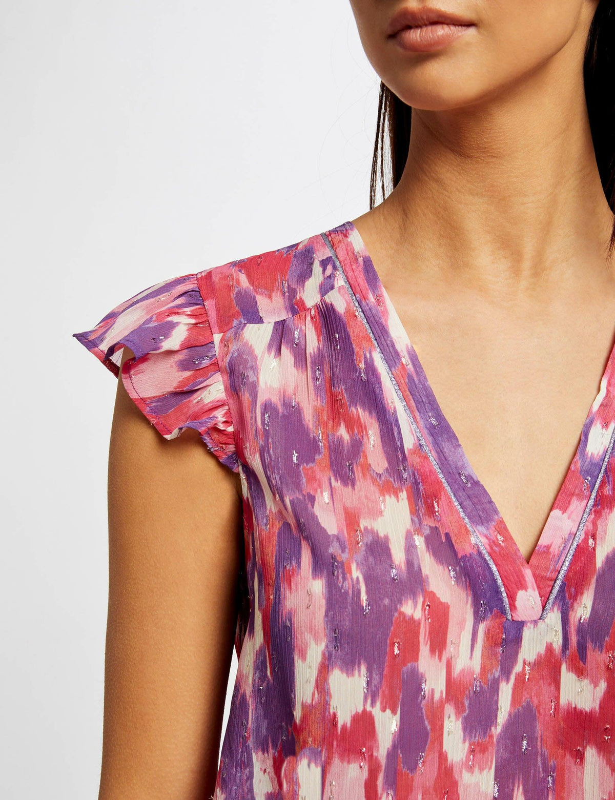 חולצה עם שרוולים מסולסלים בהדפס צבעים - MASHBIR//365