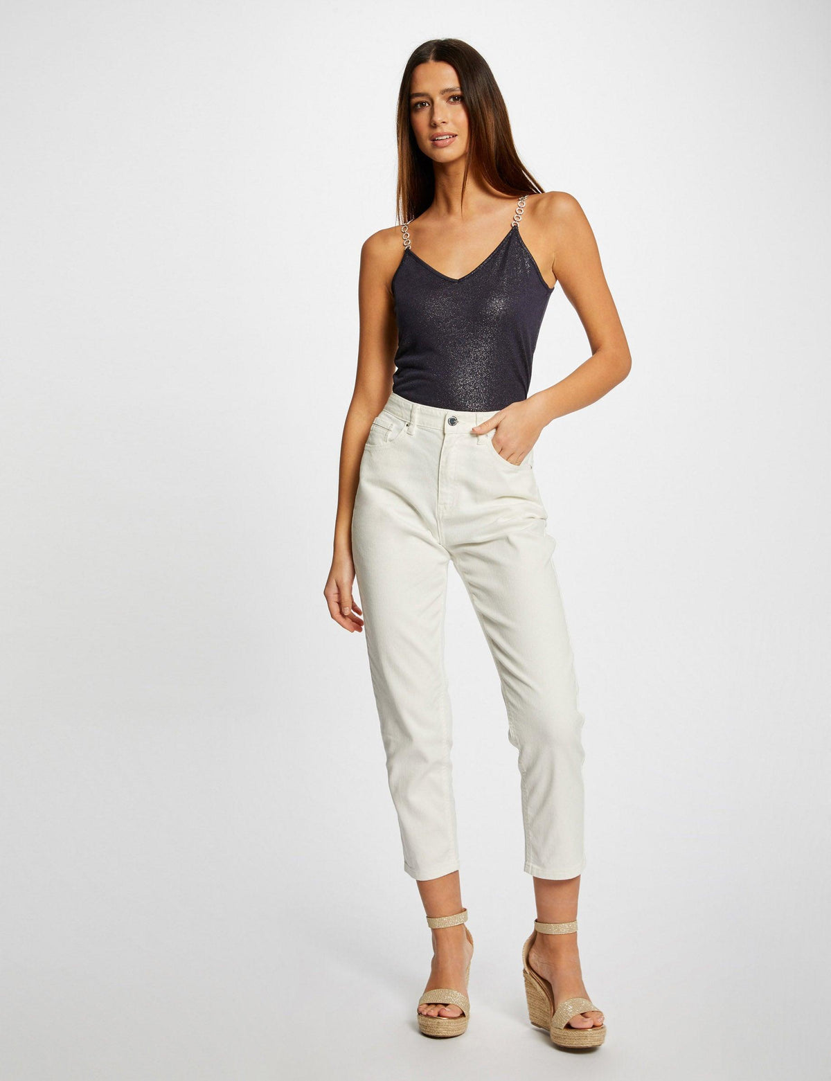 גופייה עם פרטי שרשרת בצבע נייבי - MASHBIR//365