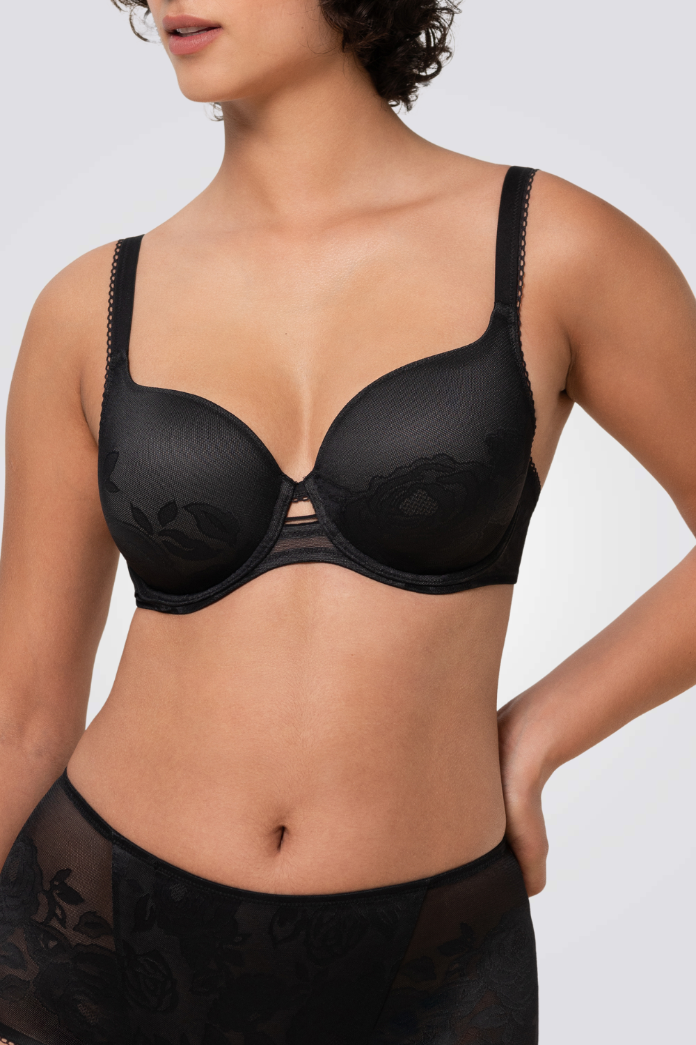 חזייה מרופדת למידות גדולות Wild Rose Sensation WP בצבע שחור