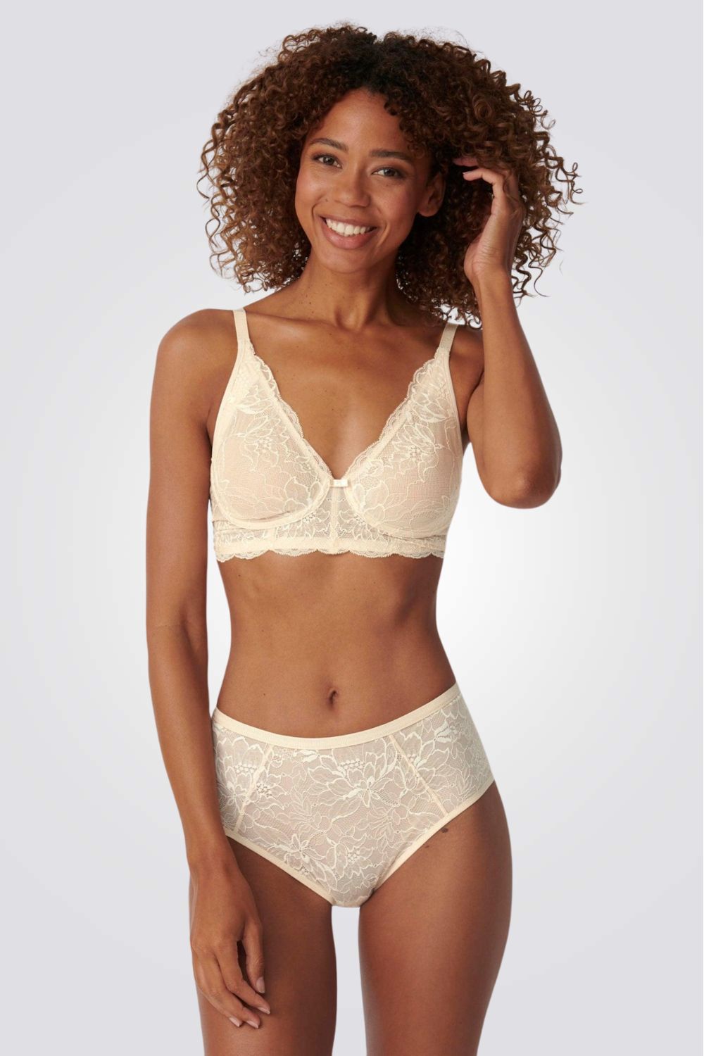 חזיית תחרה ללא ריפוד וללא ברזל Amourette Charm N03 קרם