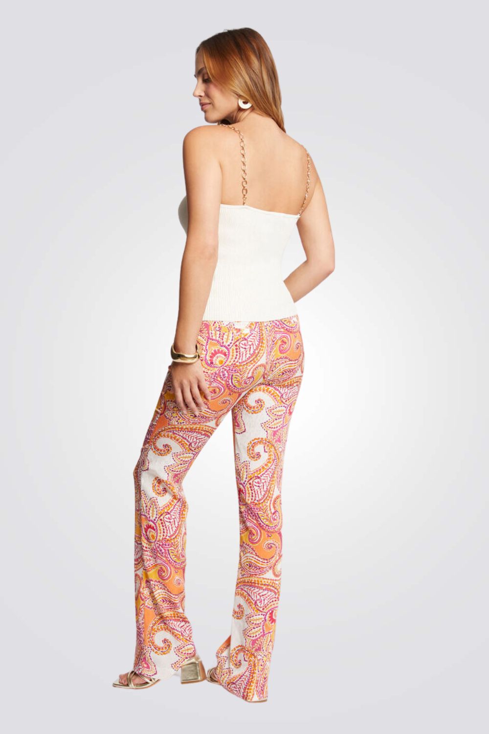 טופ סרוג קצר לנשים