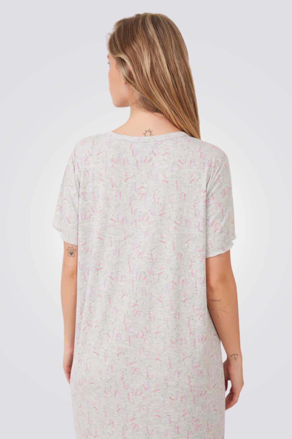 כותונת לילה עם שרוול קצר בהדפס פרחוני