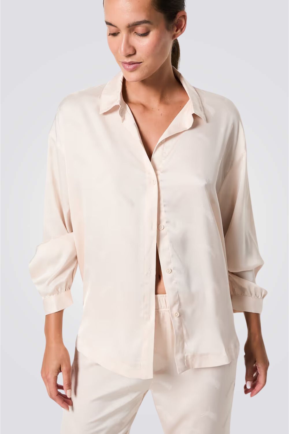 חולצת פיג'מה מסאטן TIGER JACQUARD בצבע ורוד בהיר