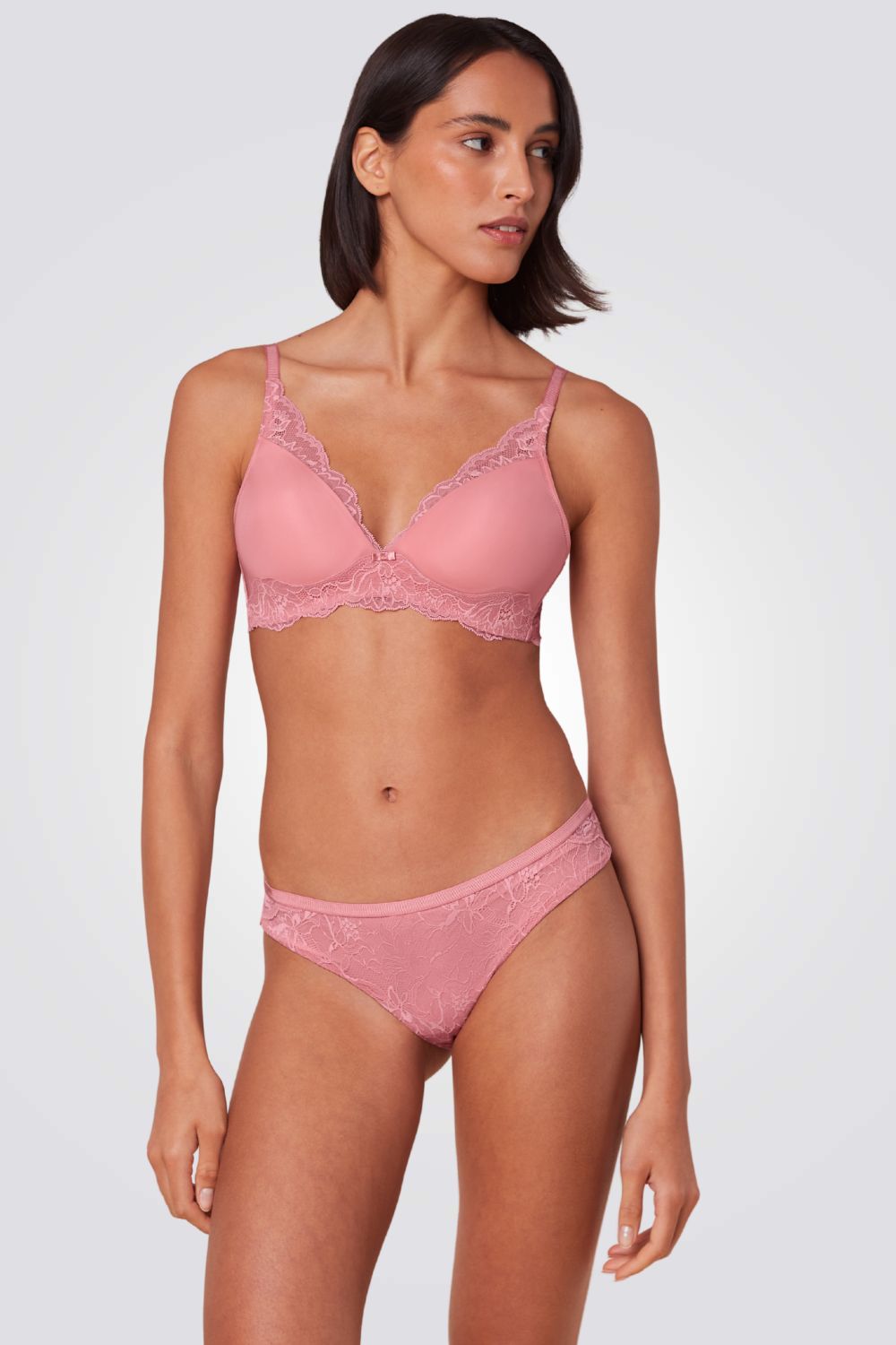 תחתוני תחרה Amourette Charm T Brazilian בצבע ורוד