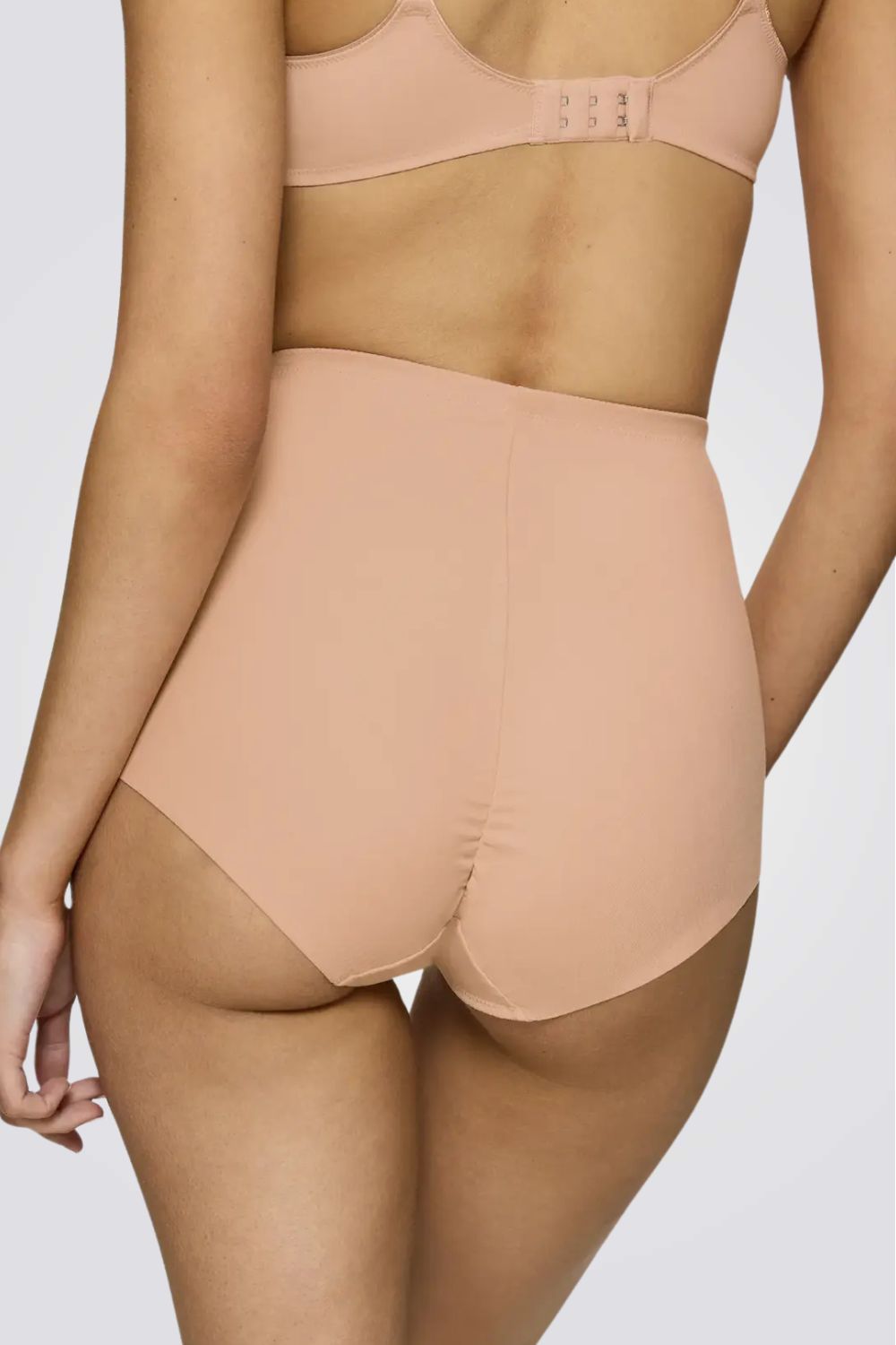 תחתונים מחטבים Becca Extra High בצבע בז'