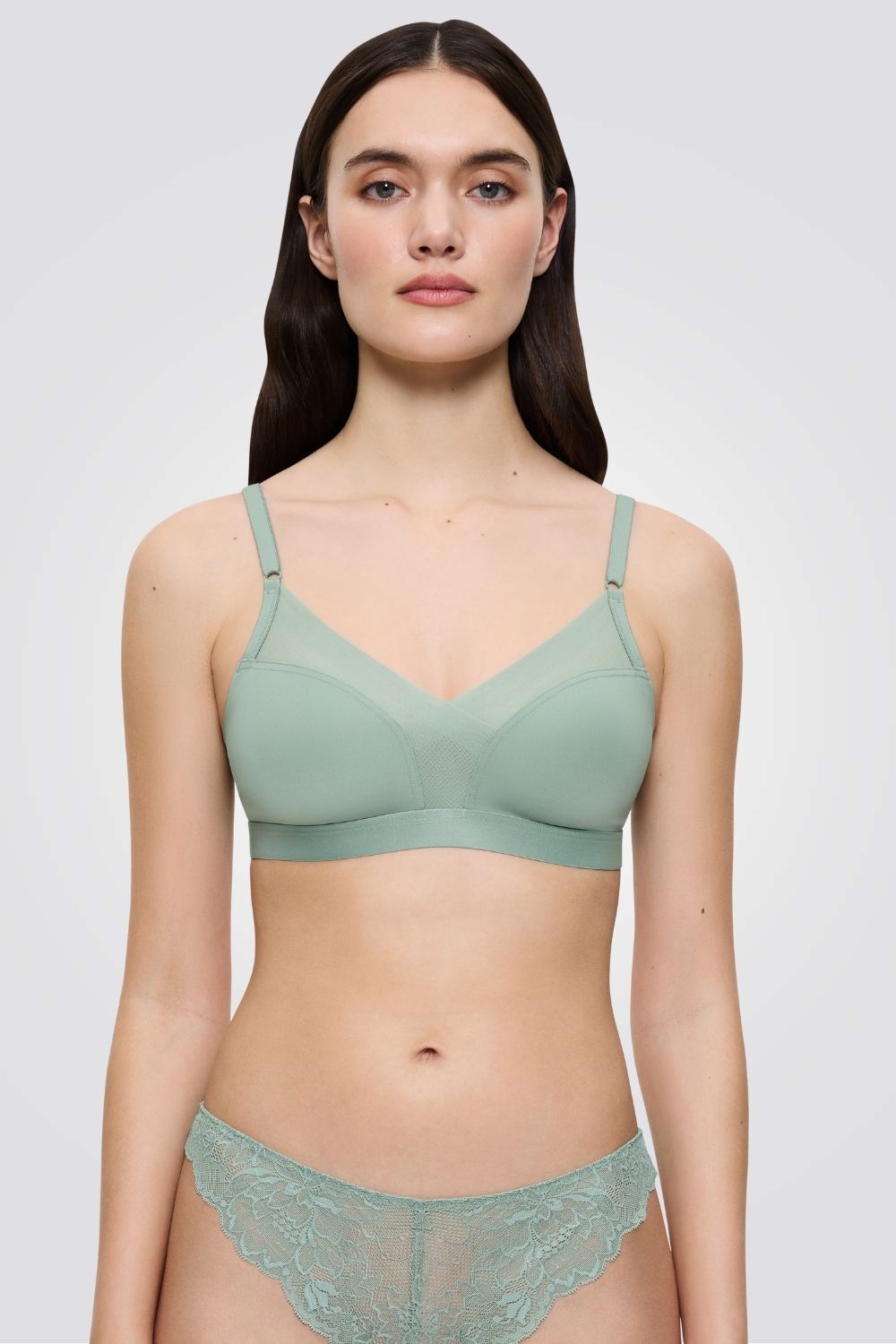 חזייה Triumph Shape Smart N ללא ריפוד בצבע ירוק