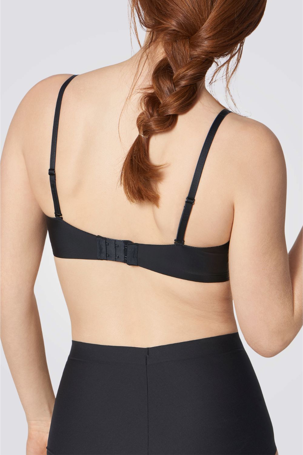 חזיית סטרפלס Steppy Soft 01 WDP בצבע שחור