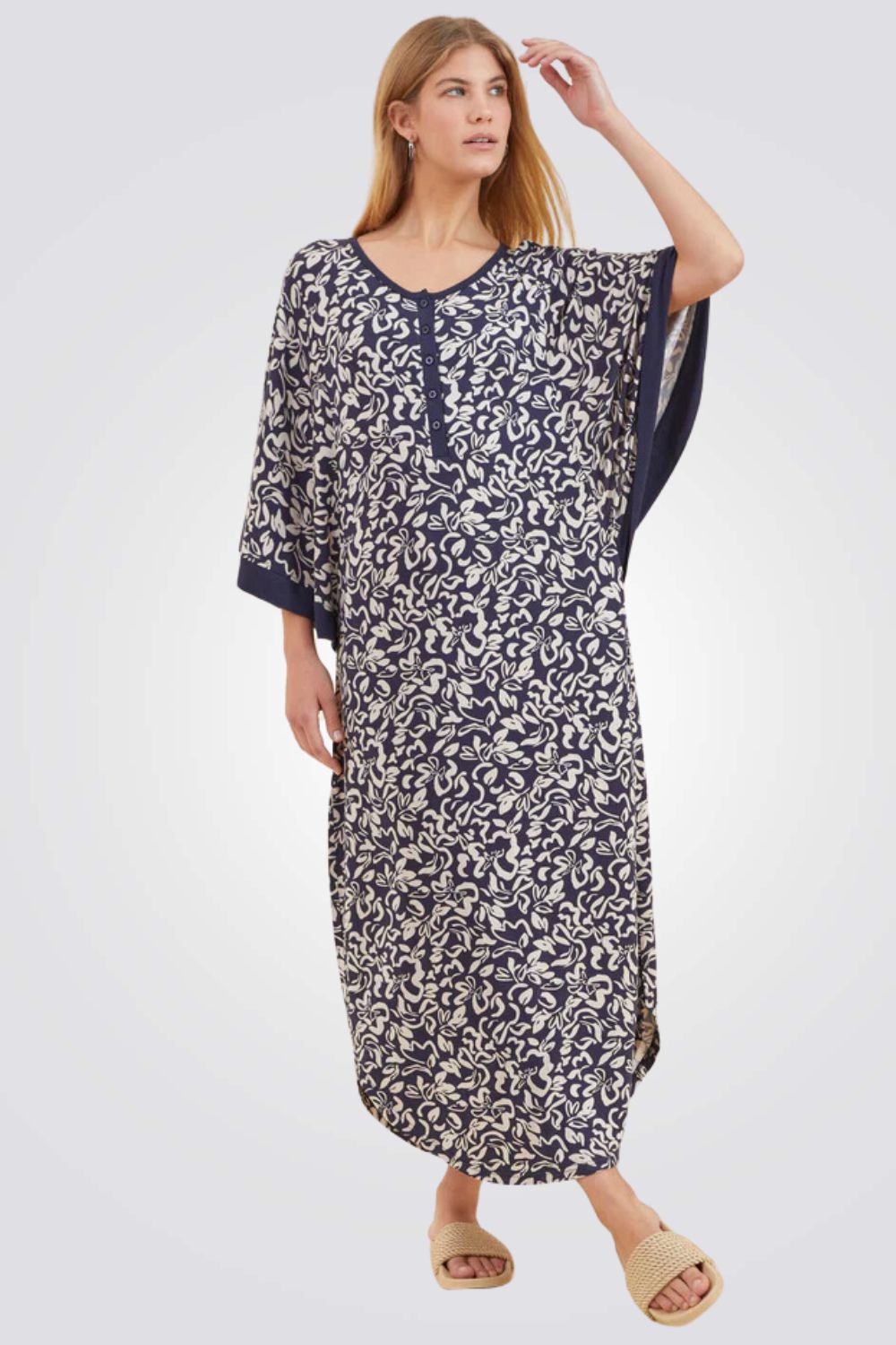 כותונת עטלף פרחים בצבע כחול